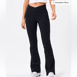 NWT Glassons V-Front Flared Pants
